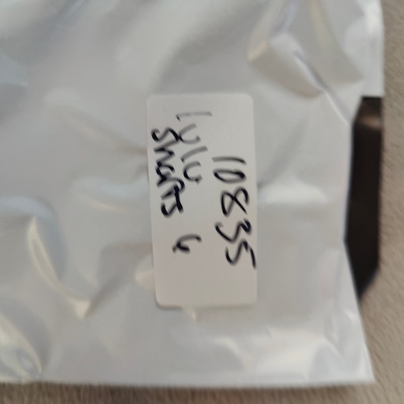 Lululemon Hotty Hot Shorts Womens 6 Black Mesh Trim Running Gym FLAWED - Picture 8 of 8